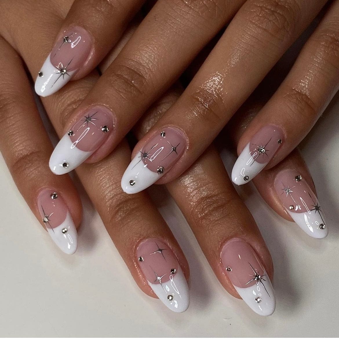 nails french tip