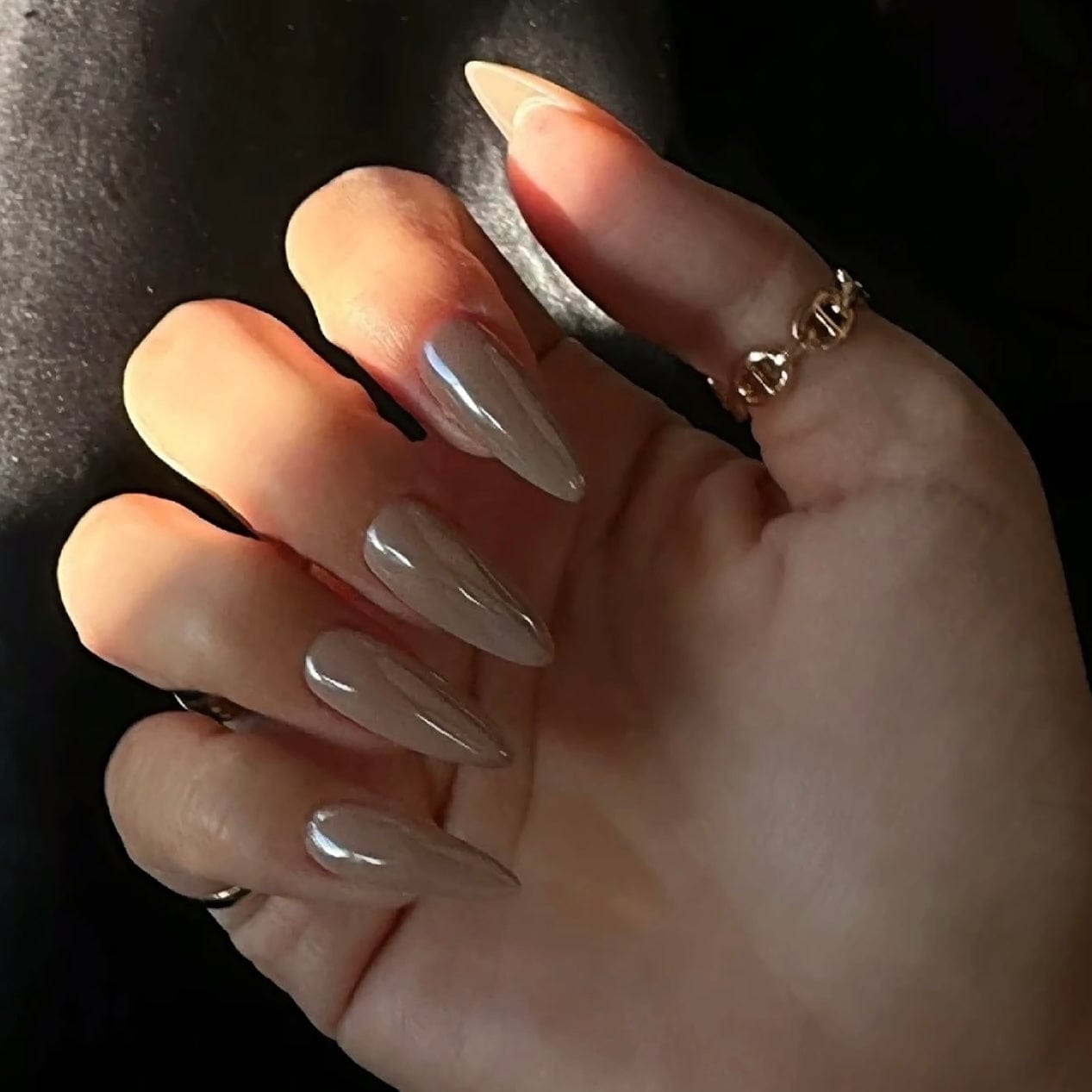 Elevate your style with these chic and sophisticated designs, perfect for every occasion from casual outings to formal events. Whether you prefer soft creams, muted taupes, or delicate beiges, our nude color nails offer a palette of understated charm. 
